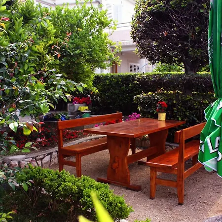 And By The Sea Barbat, Rab - 4973 招待所 3*